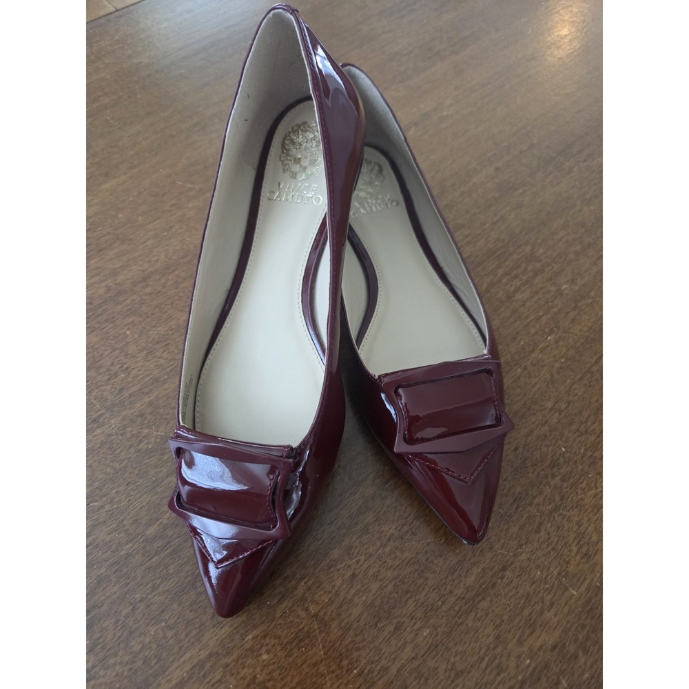 Vince Camuto Patent Leather Flats Women's 8 Old Money Red Buckle Glossy Smart